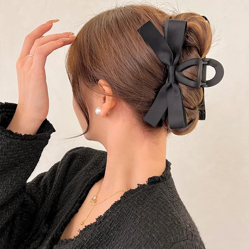Black White Bowknot Hair Claw Big Satin Bow Hair Clips Vintage Baroque Satin Crab Hairpins for Elegant Women Hair Accessories
